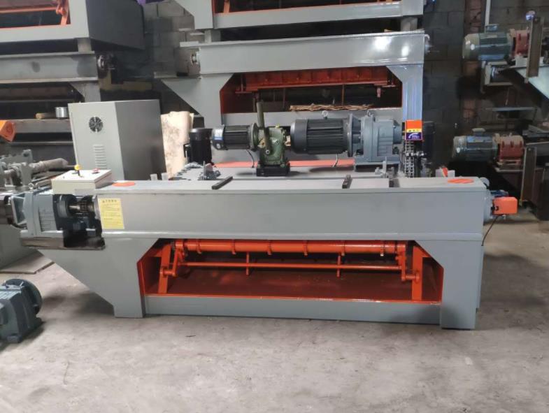Three common wear points in the operation of veneer peeling machine