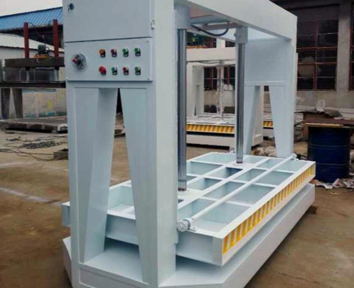 Delivery of high-tech veneer peeling machine equipment