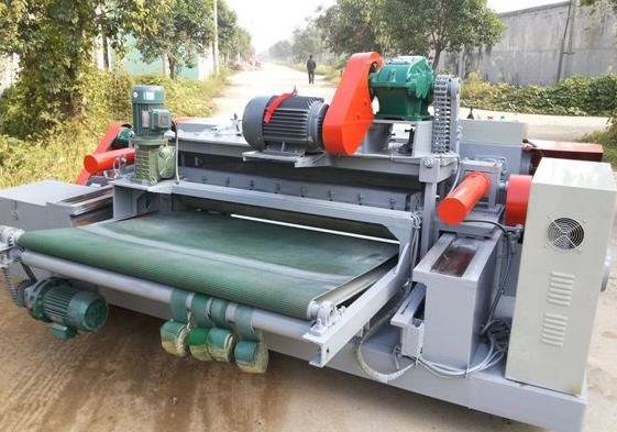Features of plywood machine rotary cutting machine