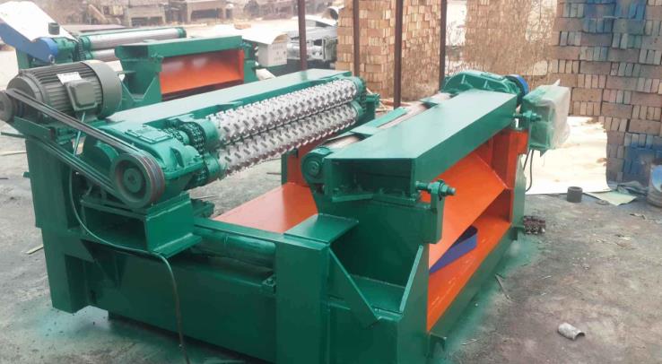 How to give full play to the maximum performance of the veneer peeling machine