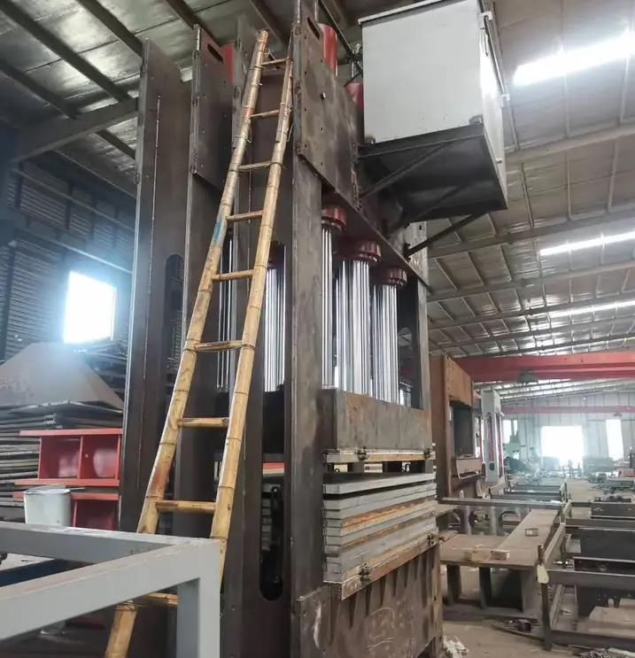 How many layers of plywood hot press
