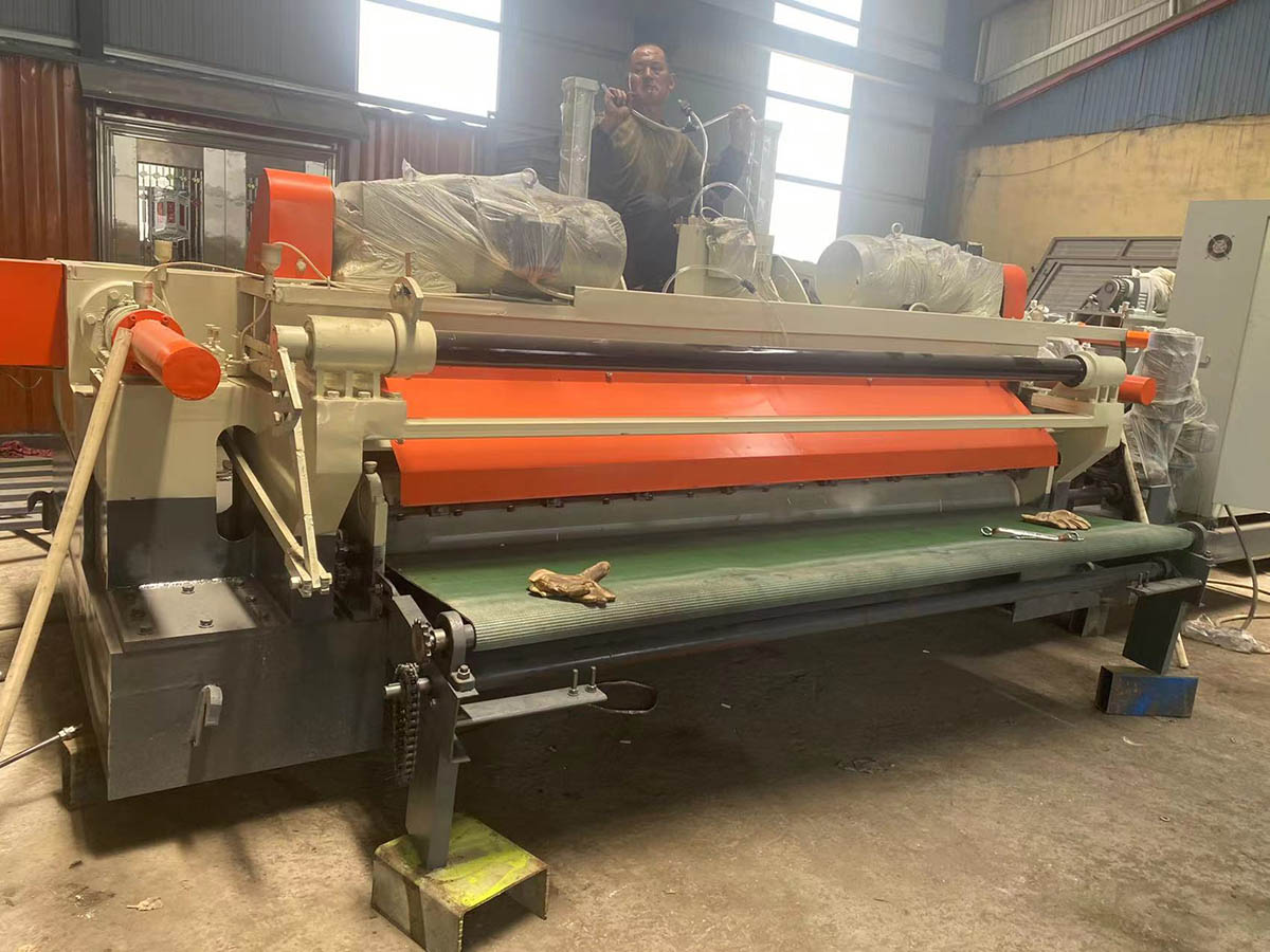 Manufacturing process and technological progress of plywood machines